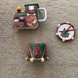 Holiday sugar and creamer holder